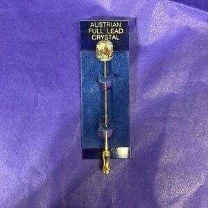 Austrian full‎ lead crystal Pin